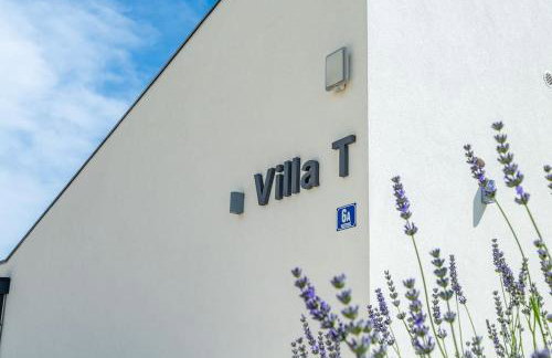 Luxury Spa Villa w Heated Pool, Jacuzzi & Sauna - Photo 50