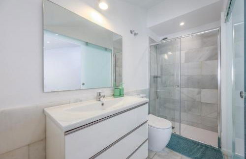 Bernabeu Roof Apartment in Madrid - Photo 19