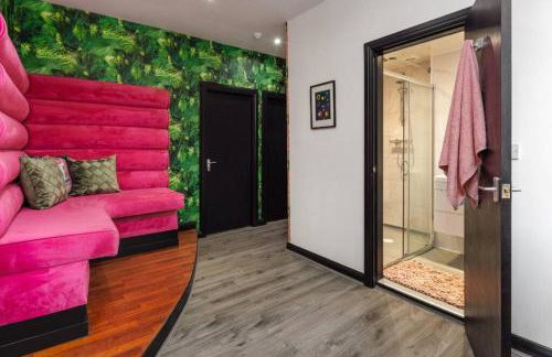 Luxury Mirror Party Pad with 4 Bedrooms! - Foto 28