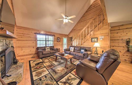 Rustic Young Harris Cabin with Fire Pit and Views - Foto 3