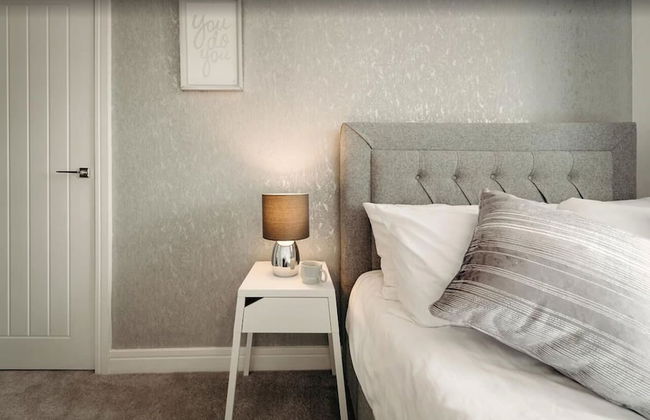 St Georges Court Yard - Photo 5