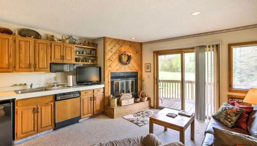 Condo on First Green with Deck at Schuss Mountain! - Foto 5