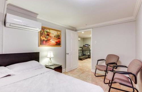 Spacious Home with Tranquil Patio about 29 Mi to DC! - Foto 34