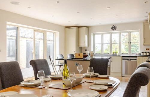 Spacious farmhouse with stunning valley views - Foto 16