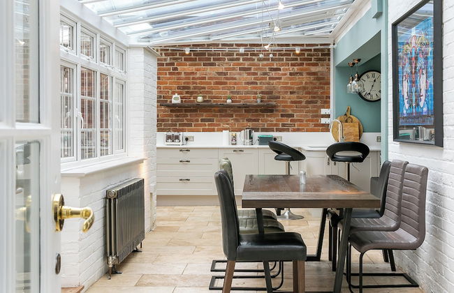 Lodge Farm - Stunning 3 BD with Garden - Foto 20