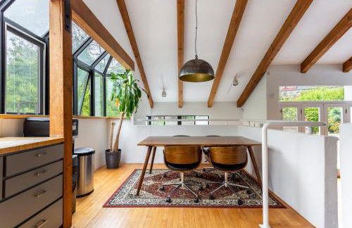 Hillside Home with Outdoor Oasis and Pool - Foto 1