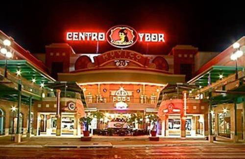 Stylish Chic King Bed Ybor DT - Foto 20