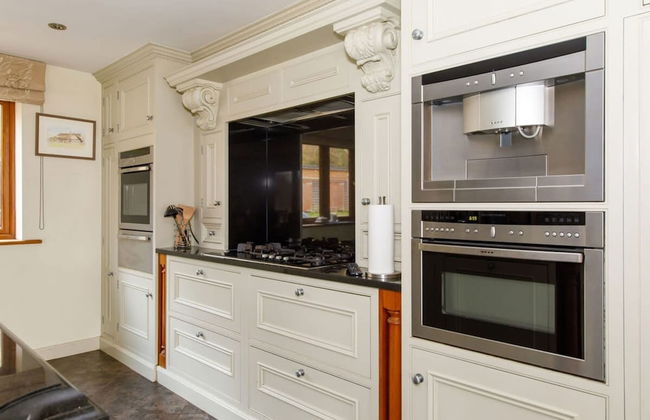 Serene Riverside 6BR Luxury Retreat in Curdridge - Photo 61