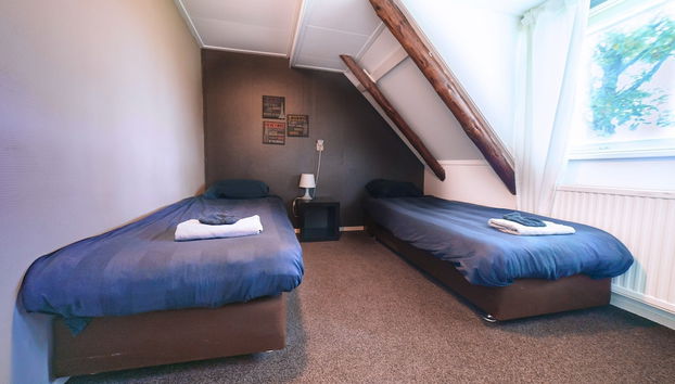 Detached Atmospheric Farmhouse with Large Garden & Privacy near Dalfsen - Foto 3, Quarto