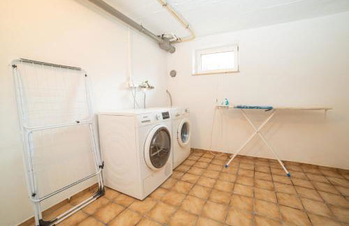 Köstlbach Apart I Ferienwohnung bis 3 & 6 Personen I Nürnberg I Neumarkt I Messe I Natur I Küche I Parken I Waschmaschine I Garten - Foto 30