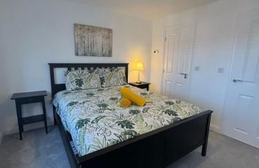 #53 Stylish 4 Bed Home 2 Full 1 Half Bath Free Parking - Foto 8