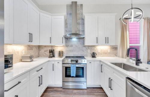 Mid-City Stay w Balcony Jazz Fest Ready - Foto 15