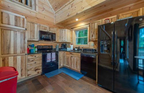 Cozy Modern 2-Bedroom Cabin Getaway - Foto 11