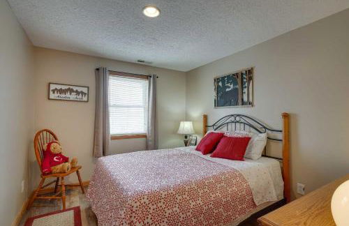 Snowed Inn Cozy Winterplace Ski-InandSki-Out Cabin - Foto 14