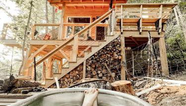 Stunning Pet-Friendly Treehouse for Relaxing Glamping Retreats in North Carolina - Foto 5