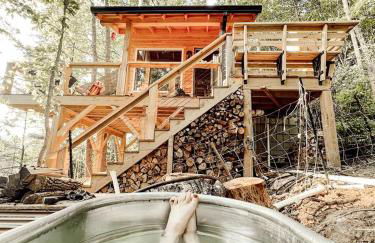 Stunning Pet-Friendly Treehouse for Relaxing Glamping Retreats in North Carolina - Foto 5