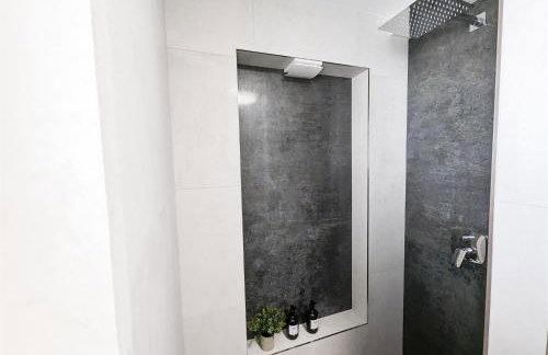 ALFA Stuttgart Doppelzimmer mit Teeküche und Terrasse Porsche Bosch l Gemeinschaftsbad WIFI SmartTV l Double room with kitchenette and terrace l shared bathroom BS21A5 - Foto 19