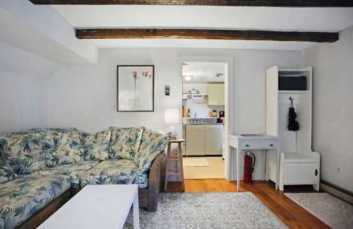 Sweet 1BDR Farm Cottage with Fire Pit and Creek View - Foto 7