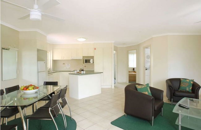 Town Beach Beachcomber Resort - Photo 12