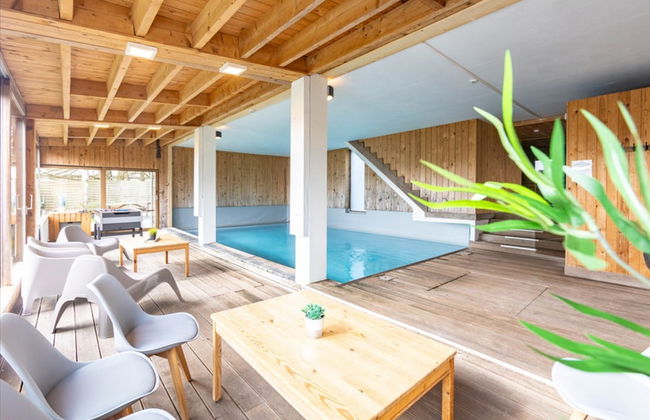 Rustic Farmhouse With Pool - Photo 30