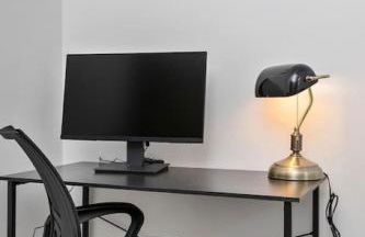 Stylish 4 Bed - 2 Mins to Stadium - Free Parking - Gym - Views - Foto 26