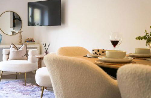 Luxury 3 Bedroom Welsh Valley Retreat With Superfast Wifi - Photo 10