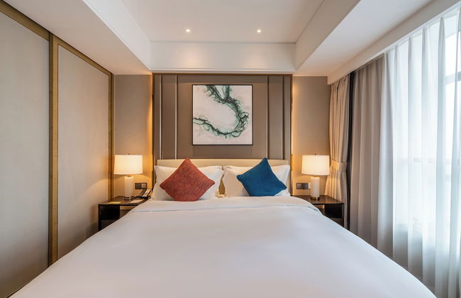 Cheng Du Wifc Suites -YYC Preferred - Photo 5