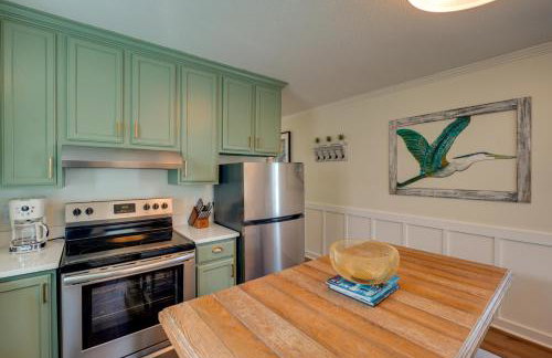 Less Than half Mi to Beach Gem with Lanai in Pass Christian - Foto 7