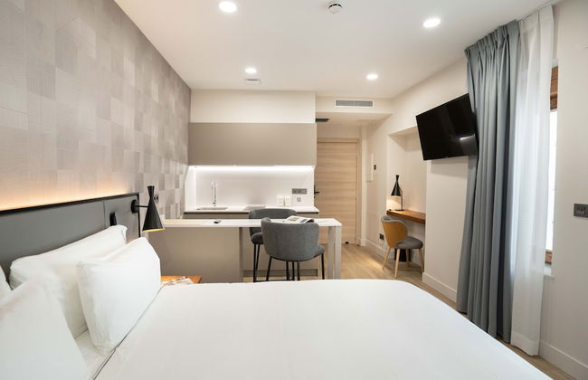 Prisma Suites - Photo 27