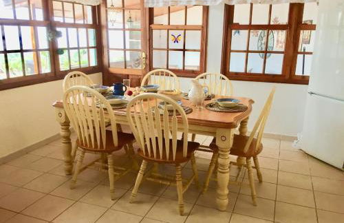 Spacious characterful villa with spectacular views in quiet rural setting. - Foto 13