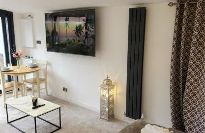 1-Bed Studio with Parking Ideal for Couples - Foto 17