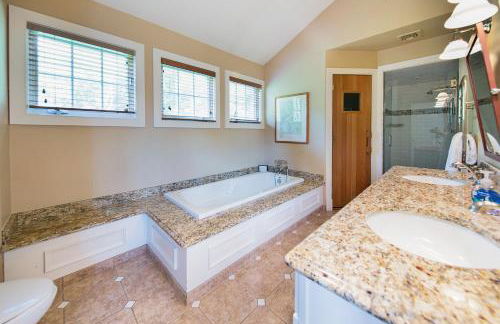 Stunning Warren Lakefront Home Deck, Grill, Sauna - Foto 14