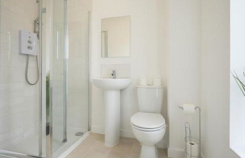 Mersey Way, Spacious 3 Bed Home, Close to Sheffield City Centre & FREE Driveway Parking - Perfect for Workers, Groups & Families - Hosted by Stay Host Save - Foto 32