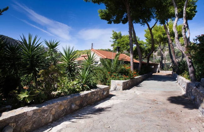 Feels Like Your Home at Ermioni - Photo 33