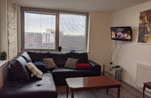 picturesque - 2 bedroom central flat - Photo 13