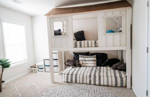 The Grand 5BR Retreat --15 mins to Greenville - Foto 26