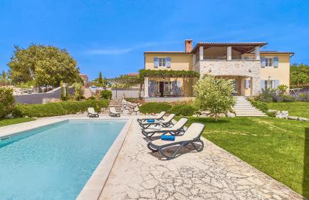 Rustic Villa Azzurra with pool in Sv Lovrec - Foto 1