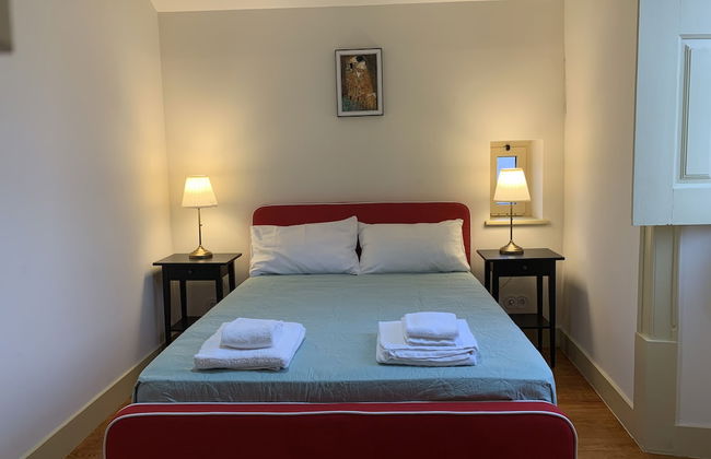 Old Town House in Figueira da Foz Near Beach - Photo 2