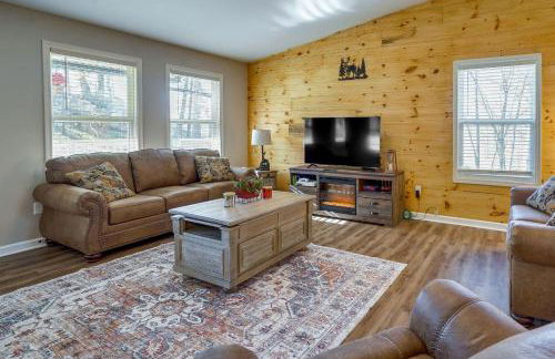 Serene Logan Retreat with Hot Tub and Stargazing Dome - Foto 4