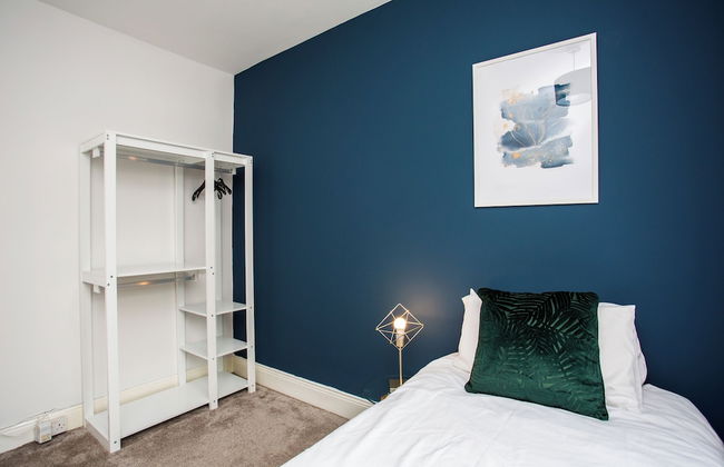 Spacious 5 Bed House Newcastle Gateshead - Photo 14