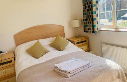 Lovekush Epsom Banstead Surrey. Views over London - Photo 74
