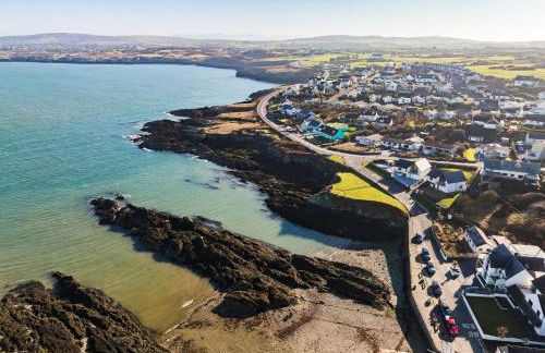 Gwel Y Mor Penthouse by Birch Stays New Home - Photo 58