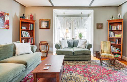 Walk to the T North Shore Retreat Near Salem Fun! - Foto 5