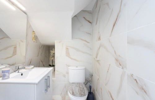 Home2Book Charming Sea Front House - Foto 25