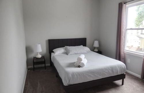 8BR 4BA Home Near NYC -Sleeps 16 - Foto 37