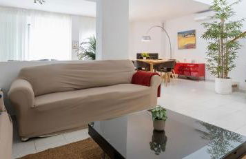 Seafront House,Sea Views,Pool and BBQ, Airport 10 mns - Photo 56