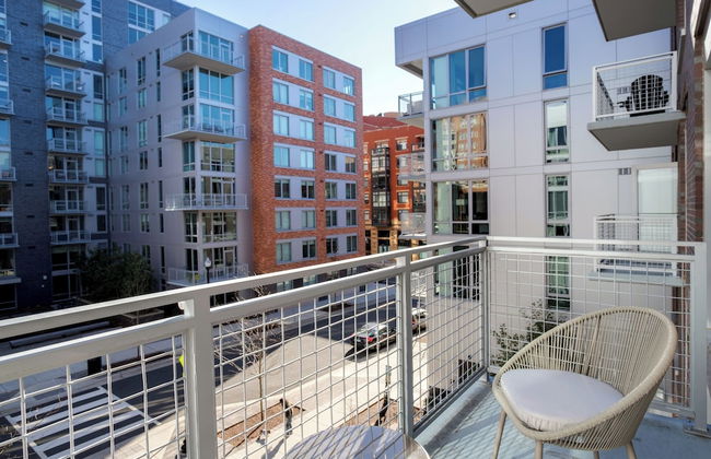 Bright Apartment with Great Amenities - Foto 56