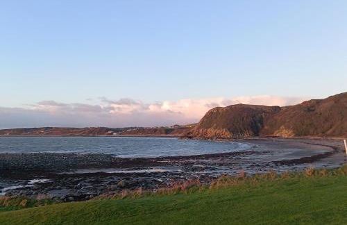 'Sunset Lodge' Peaceful Coastal Retreat with Hot Tub - Photo 17