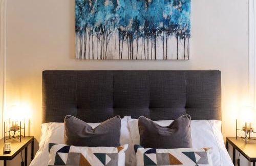 Stylish Central Apartment with Parking & Lift - Foto 4