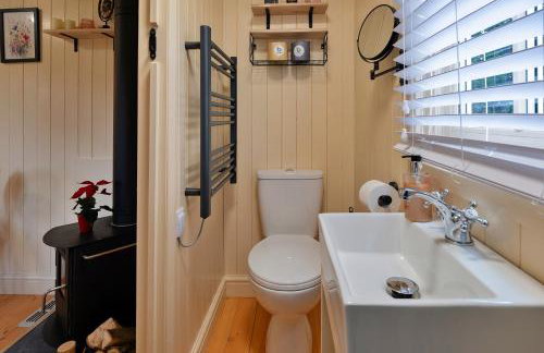 Finest Retreats - The Flower Hut - Photo 9